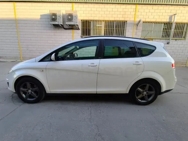 Usado Seat Altea XL I-Tech 105 CV (77 kW) 2014 Blanco Monovolumen