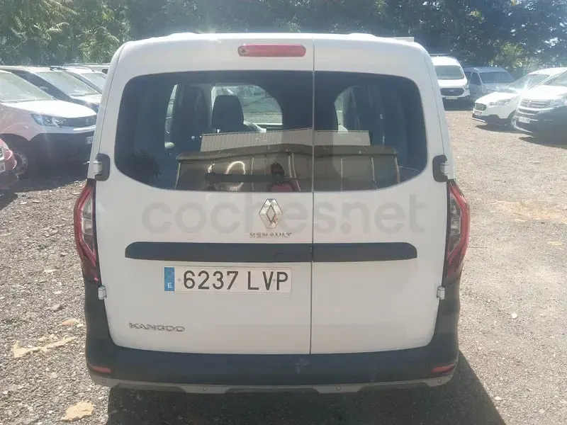 Usado Renault Kangoo 95 CV (69 kW) 2022 Blanco Monovolumen