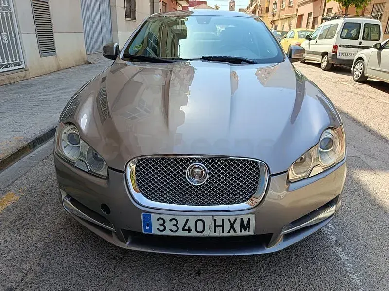 Usado Jaguar XF Premium Luxury 207 CV (152 kW) 2009 Gris / plata Berlina