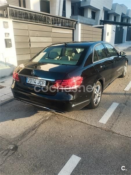 Usado Mercedes E220 Avantgarde 170 CV (125 kW) 2015 Negro Berlina