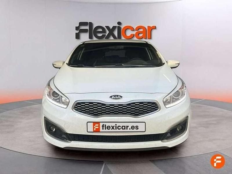 Usado Kia Ceed 101 CV (74 kW) 2018 Blanco Utilitario