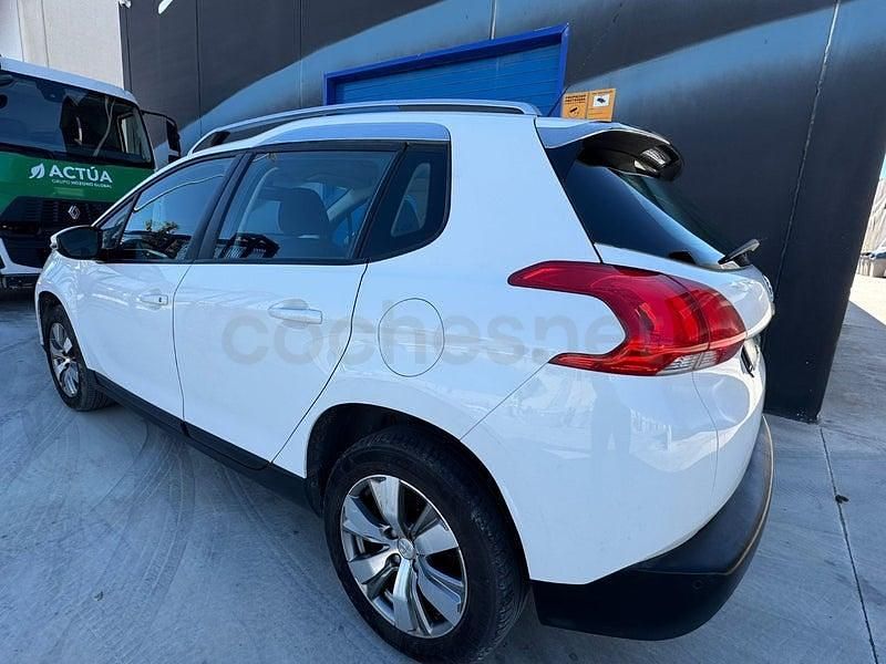 Usado Peugeot 2008 Active 92 CV (67 kW) 2013 Blanco SUV