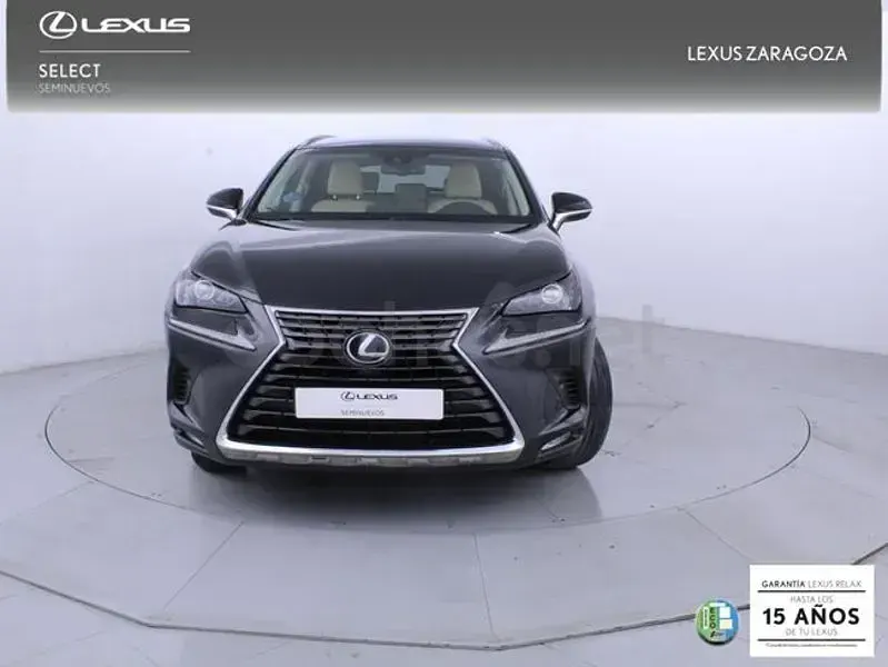 Usado Lexus NX300h Executive Line 197 CV (144 kW) 2018 Negro SUV