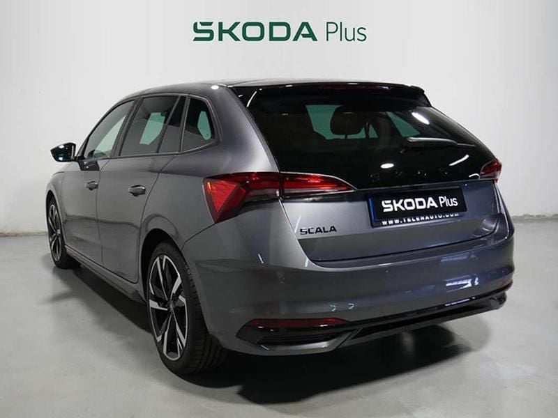 Usado Skoda Scala Monte Carlo 150 CV (110 kW) 2025 Gris Utilitario
