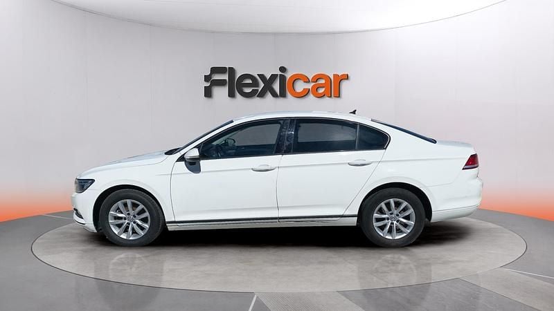 Usado VW Passat Advance 150 CV (110 kW) 2018 Blanco Berlina