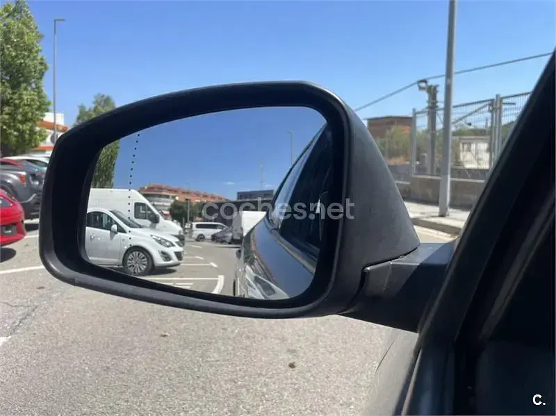Usado Renault Mégane III Dynamique 110 CV (80 kW) 2008 Gris / plata Berlina