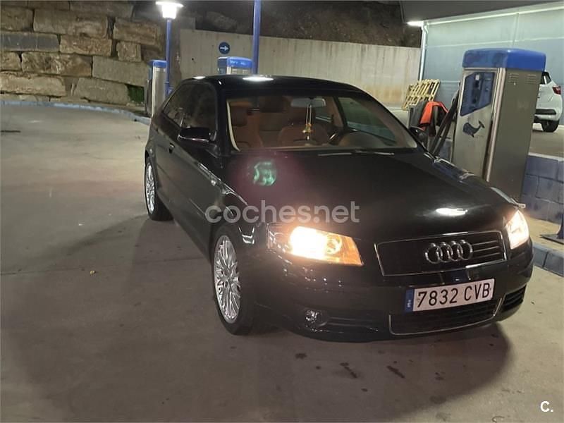 Negro Usado 2004 Audi A3 Ambition Berlina | 6000 € (Buen precio) - Imagen 1/4