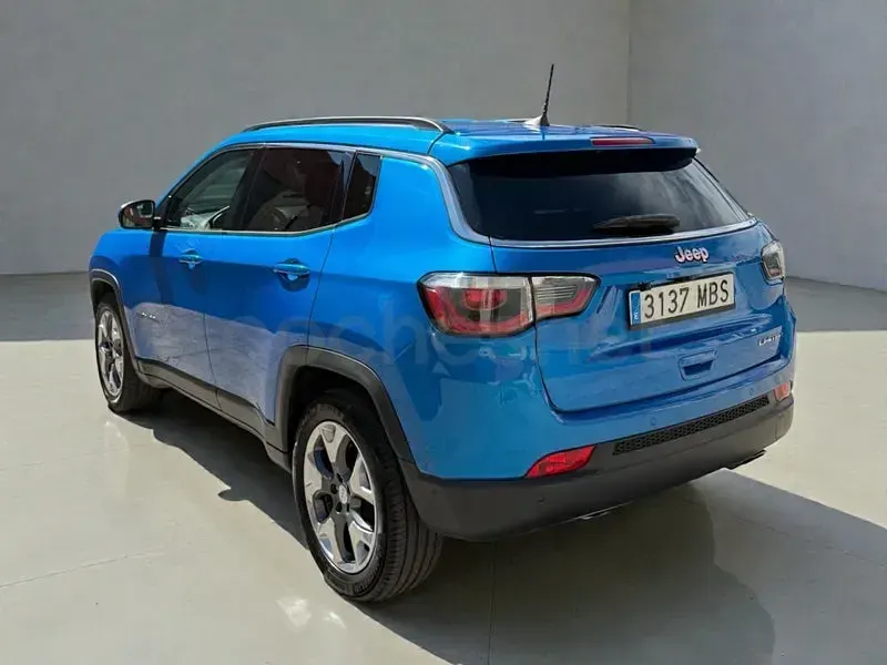 Usado Jeep Compass Limited 120 CV (88 kW) 2018 Azul SUV