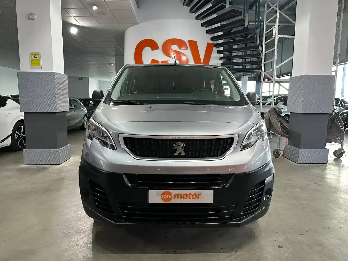 Usado Peugeot Expert S 150 CV (110 kW) 2019 Gris Van