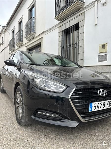 Usado Hyundai i40 115 CV (84 kW) 2017 Negro Berlina