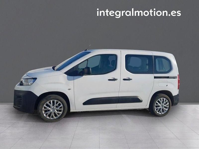Usado Citroën Berlingo Live 102 CV (75 kW) 2021 Blanco Monovolumen
