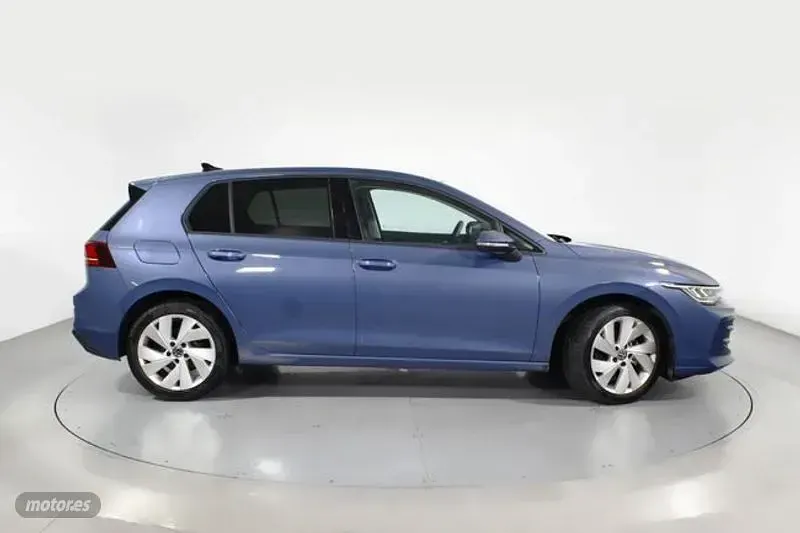 Usado VW Golf VIII 115 CV (84 kW) 2025 Azul Berlina