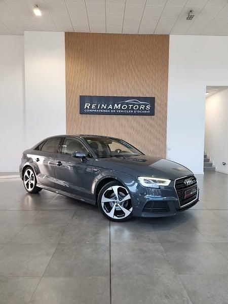 Usado Audi A3 S-Line 150 CV (110 kW) 2018 Gris / plata Berlina