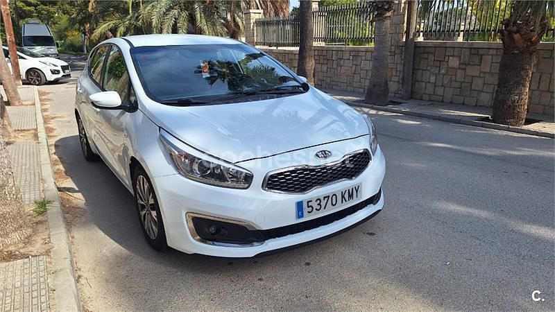 Usado Kia Ceed GT 136 CV (100 kW) 2018 Blanco Berlina