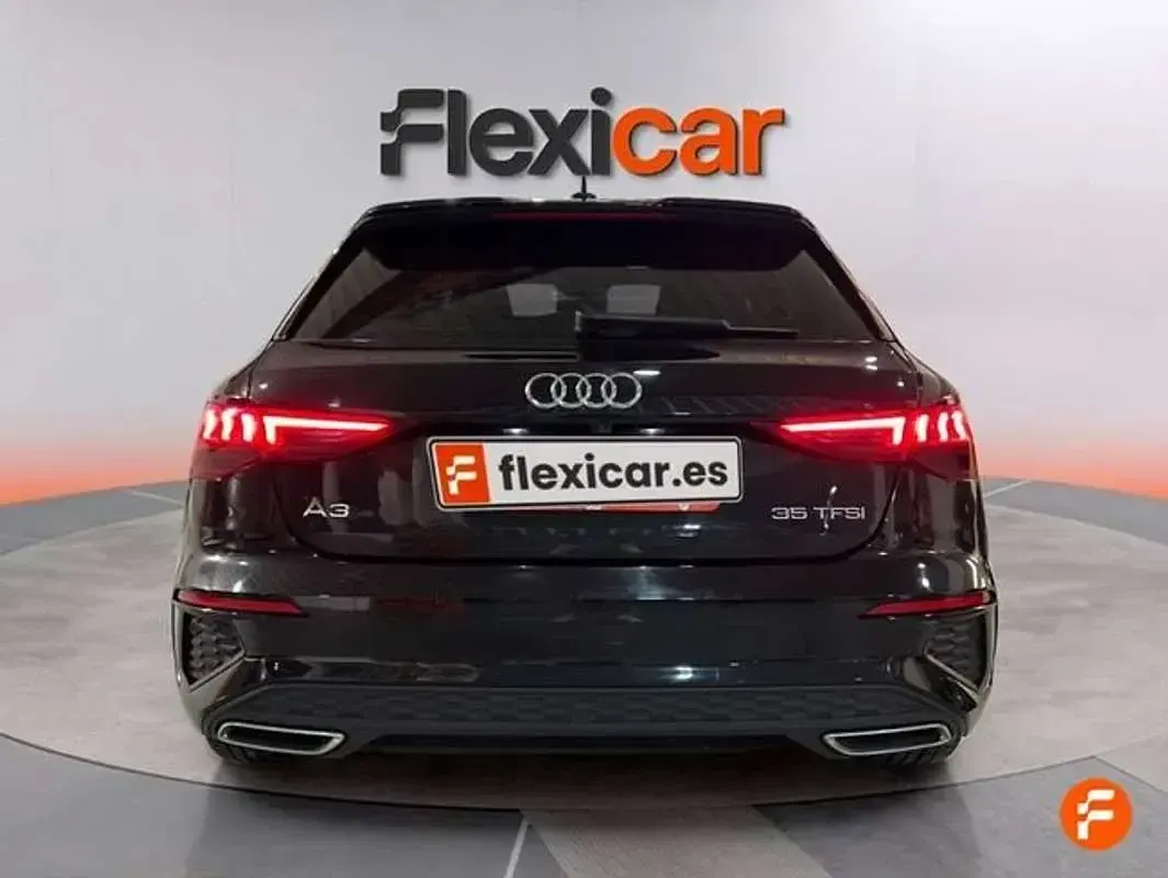 Usado Audi A3 150 CV (110 kW) 2022 Negro Berlina