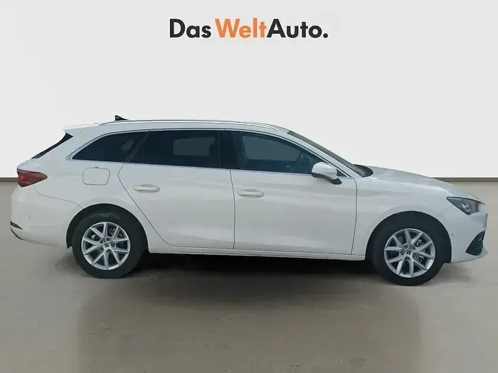 Usado Seat Leon Style 116 CV (85 kW) 2025 Blanco Familiar