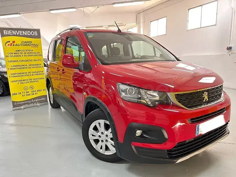 Begagnad Peugeot Rifter Allure 130 HK (95 kW) 2019 Röd Minibuss