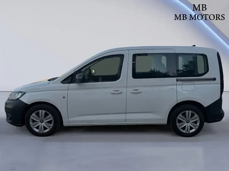 Usado VW Caddy 122 CV (89 kW) 2021 Blanco Monovolumen