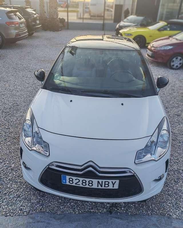 Usado Citroën DS3 PureTech 82 CV (60 kW) 2014 Blanco Utilitario