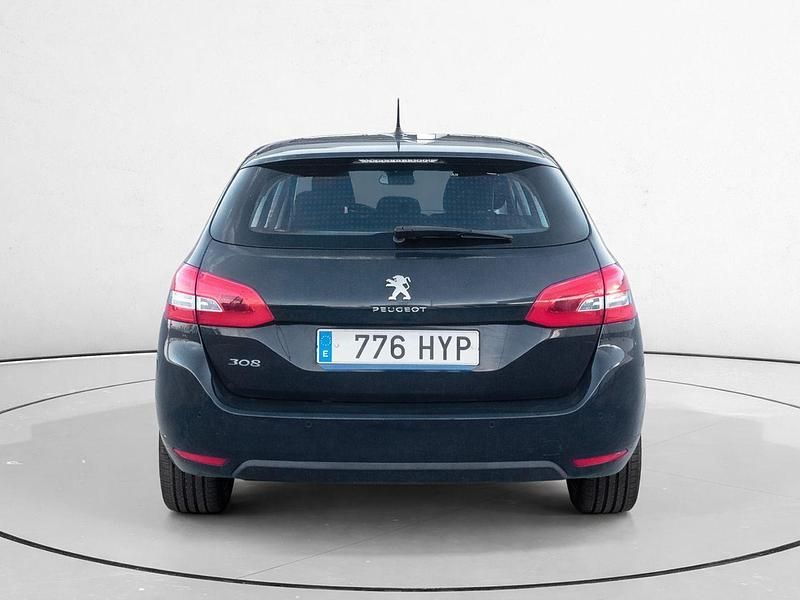 Usado Peugeot 308 Active 131 CV (96 kW) 2014 Gris
