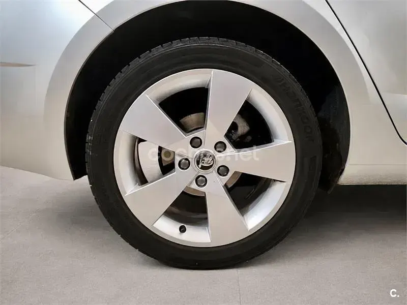 Usado Skoda Octavia Style 150 CV (110 kW) 2019 Gris / plata Berlina