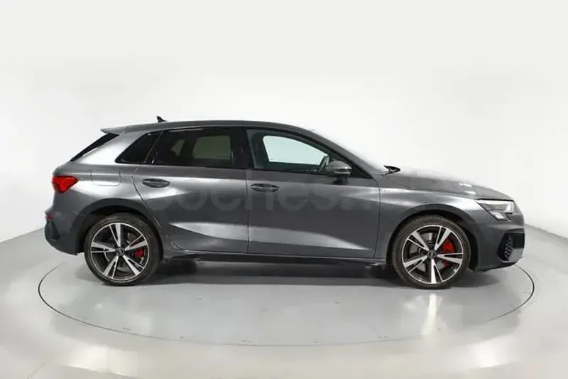Usado Audi A3 Ambiente 245 CV (180 kW) 2022 Gris / plata Berlina