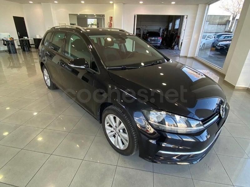 Usado VW Golf VII Sportline 115 CV (84 kW) 2020 Negro Familiar