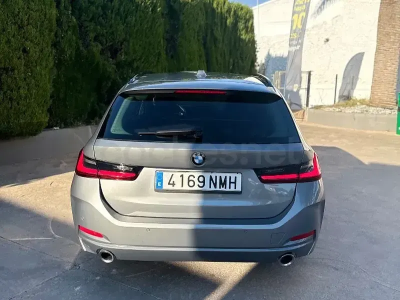 Usado BMW 320 190 CV (139 kW) 2023 Gris / plata Familiar