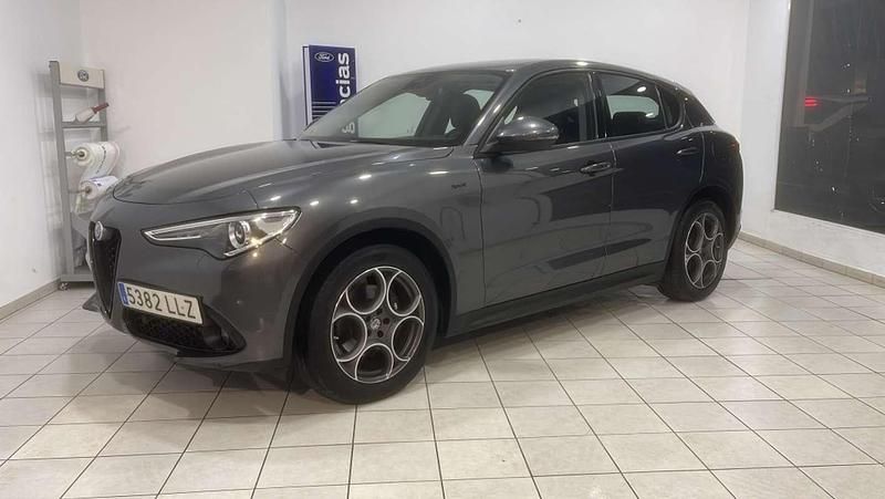 Gris Usado 2021 Alfa Romeo Stelvio Sprint SUV | 23.900 € (Buen precio) - Imagen 1/4