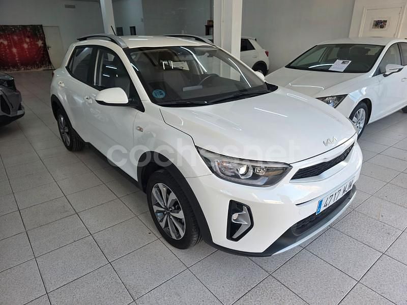 Blanco Usado 2023 Kia Stonic SUV | 16.900 € (Precio justo) - Imagen 1/4