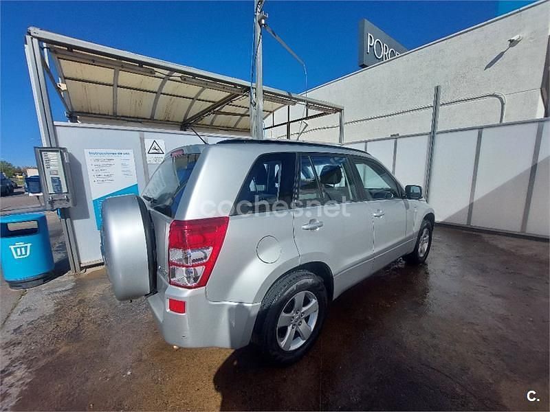 Usado Suzuki Grand Vitara 129 CV (94 kW) 2008 Gris / plata SUV
