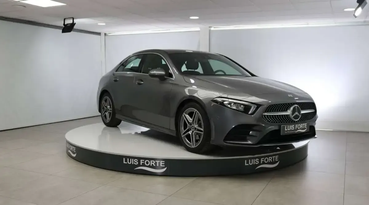 Usado Mercedes A180 136 CV (100 kW) 2022 Gris Berlina