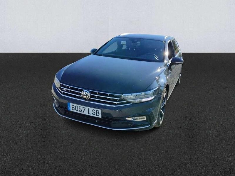 Gris Usado 2021 VW Passat R-line Familiar | 25.400 € (Caro) - Imagen 1/4