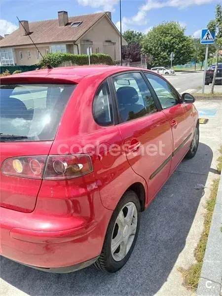 Käytetty Seat Ibiza 75 HP (55 kW) 2005 Punainen Viistoperä
