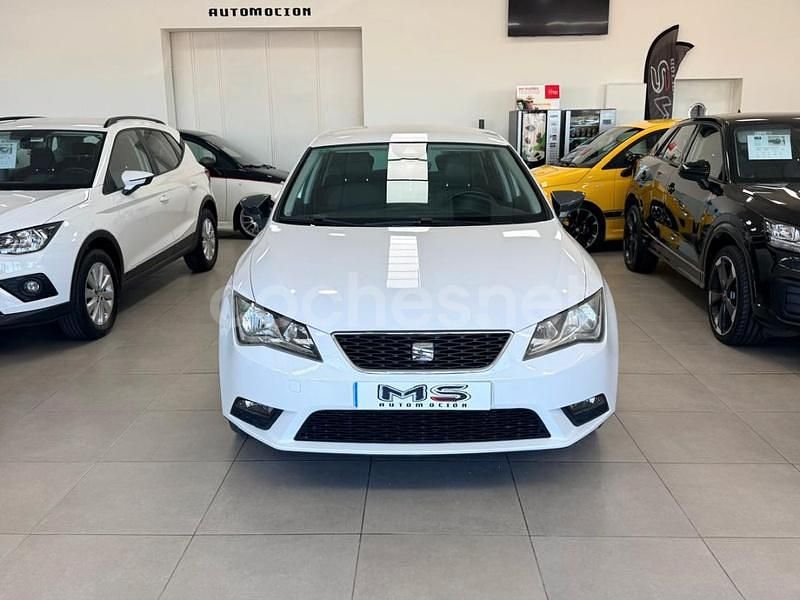 Usado Seat Leon Style 110 CV (80 kW) 2016 Blanco Berlina