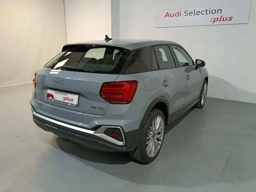 Usado Audi Q2 S-Line 150 CV (110 kW) 2025 Gris / plata SUV
