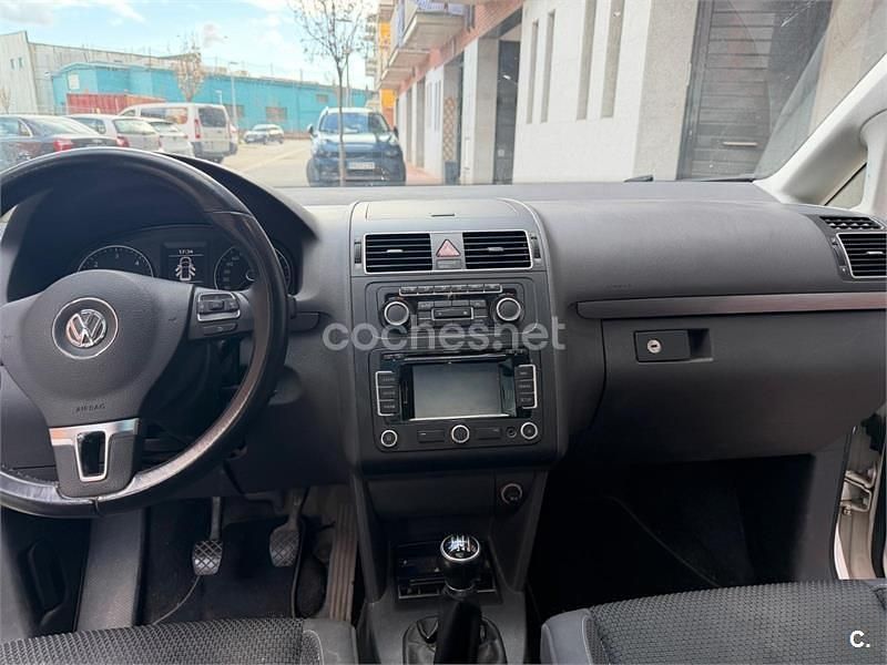 Usado VW Touran Advance 140 CV (102 kW) 2011 Blanco Monovolumen