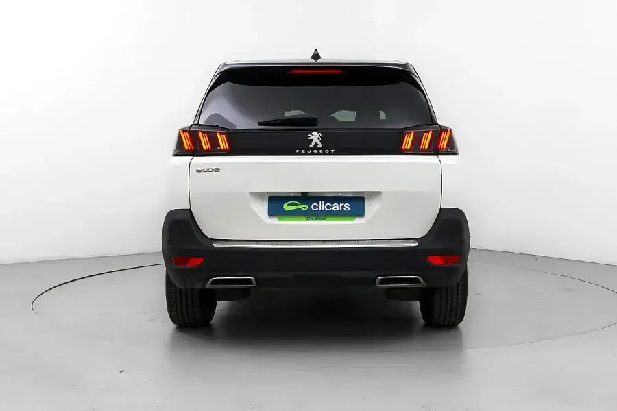 Usado Peugeot 5008 Allure 130 CV (95 kW) 2021 Blanco SUV