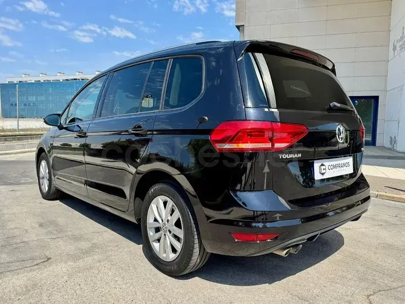 Usado VW Touran Sportline 150 CV (110 kW) 2017 Negro Monovolumen