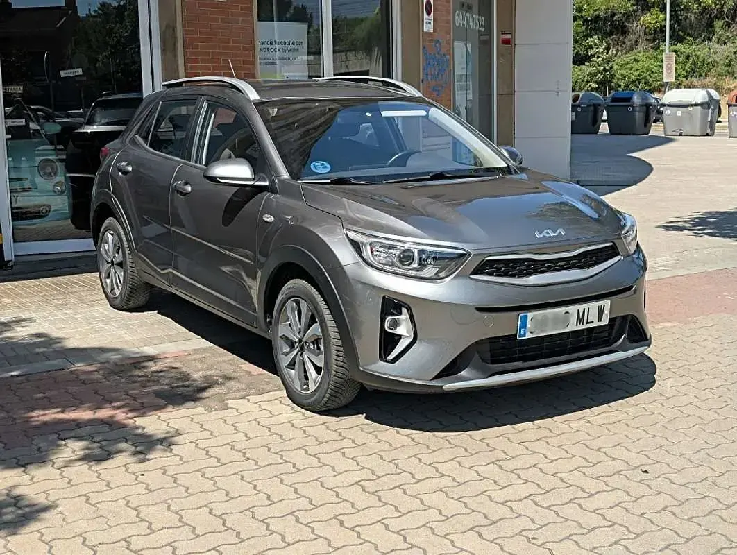 Usado Kia Stonic Plus 84 CV (61 kW) 2023 Gris SUV