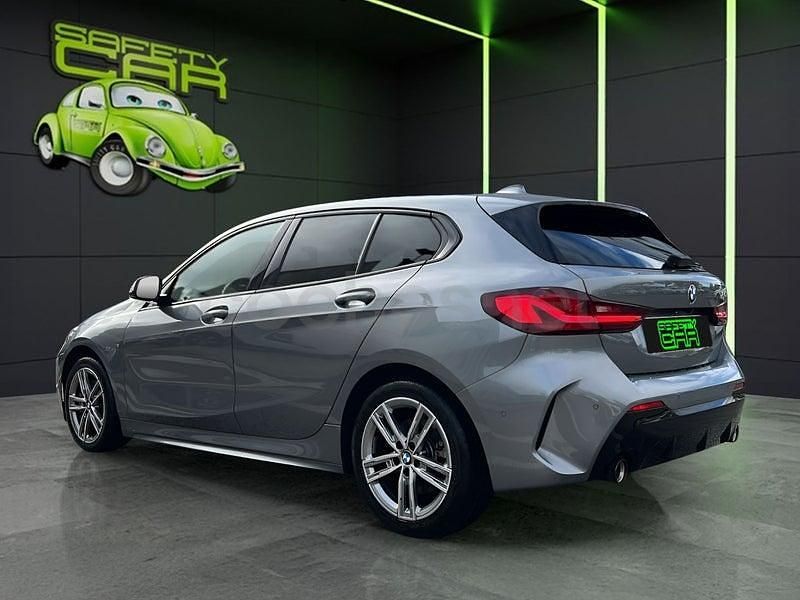 Usado BMW 120 Comfort Edition 178 CV (130 kW) 2024 Gris / plata Utilitario