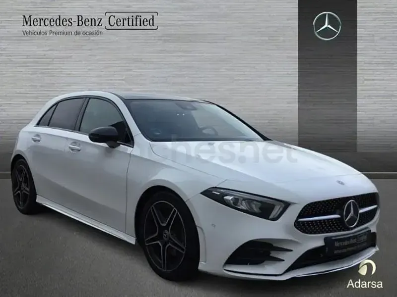 Usado Mercedes A180 AMG line 136 CV (100 kW) 2020 Blanco polar Berlina