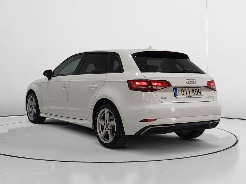 Usado Audi A3 e-tron Design 204 CV (150 kW) 2017 Blanco Utilitario