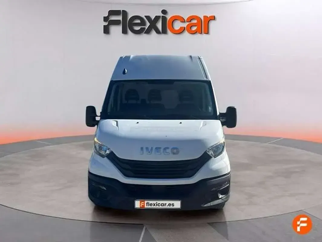 Usado Iveco Daily 156 CV (114 kW) 2023 Blanco Van