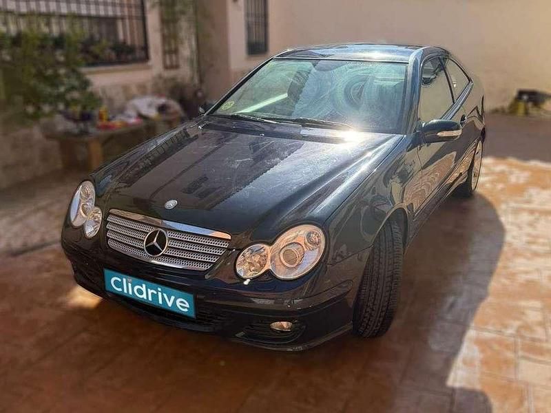 Usado Mercedes C200 150 CV (110 kW) 2007 Negro Berlina