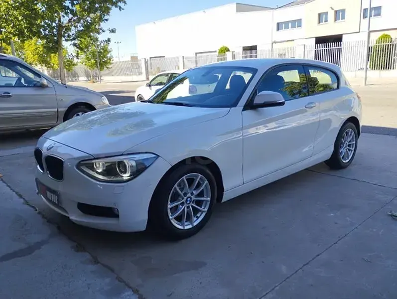 Usado BMW 116 116 CV (85 kW) 2014 Blanco Utilitario