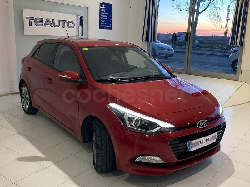 Brugt Hyundai i20 100 HK (73 kW) 2016 Rød Sedan