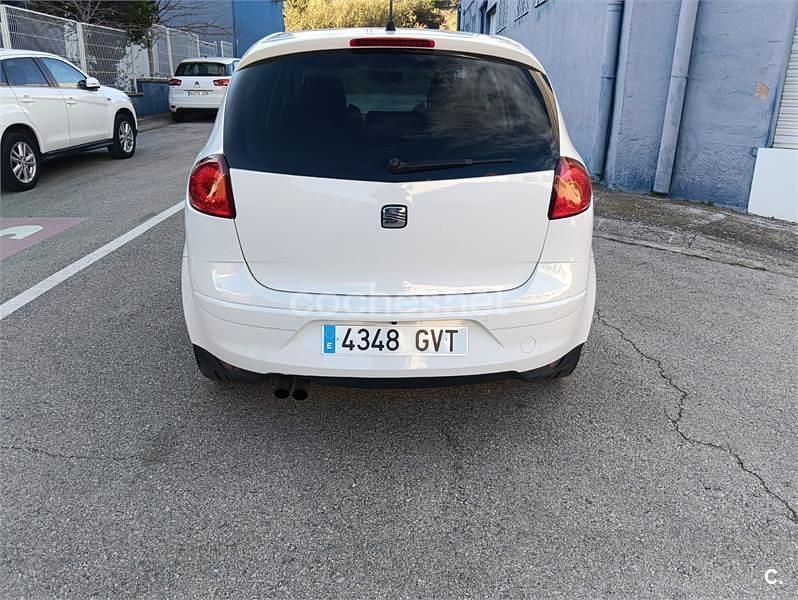 Usado Seat Altea Sport 160 CV (117 kW) 2010 Blanco Monovolumen