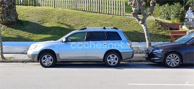 Usado Mitsubishi Outlander 136 CV (100 kW) 2003 Gris / plata SUV
