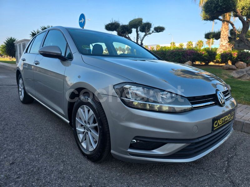Beige Usado 2017 VW Golf VII Sportline Berlina | 13.900 € (Un poco caro) - Imagen 1/4